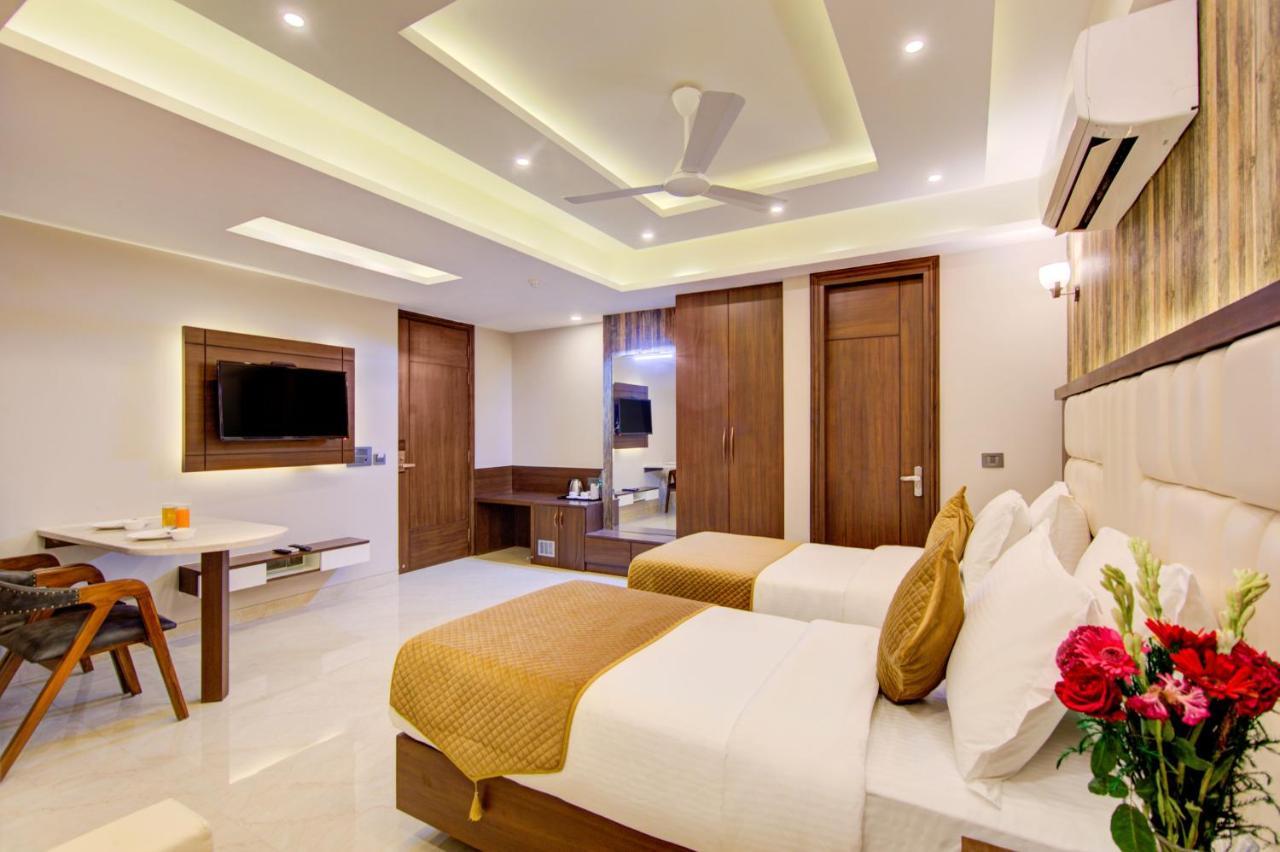 Le Tresor Hotel New Delhi Exterior photo