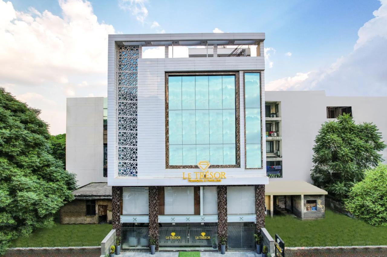 Le Tresor Hotel New Delhi Exterior photo