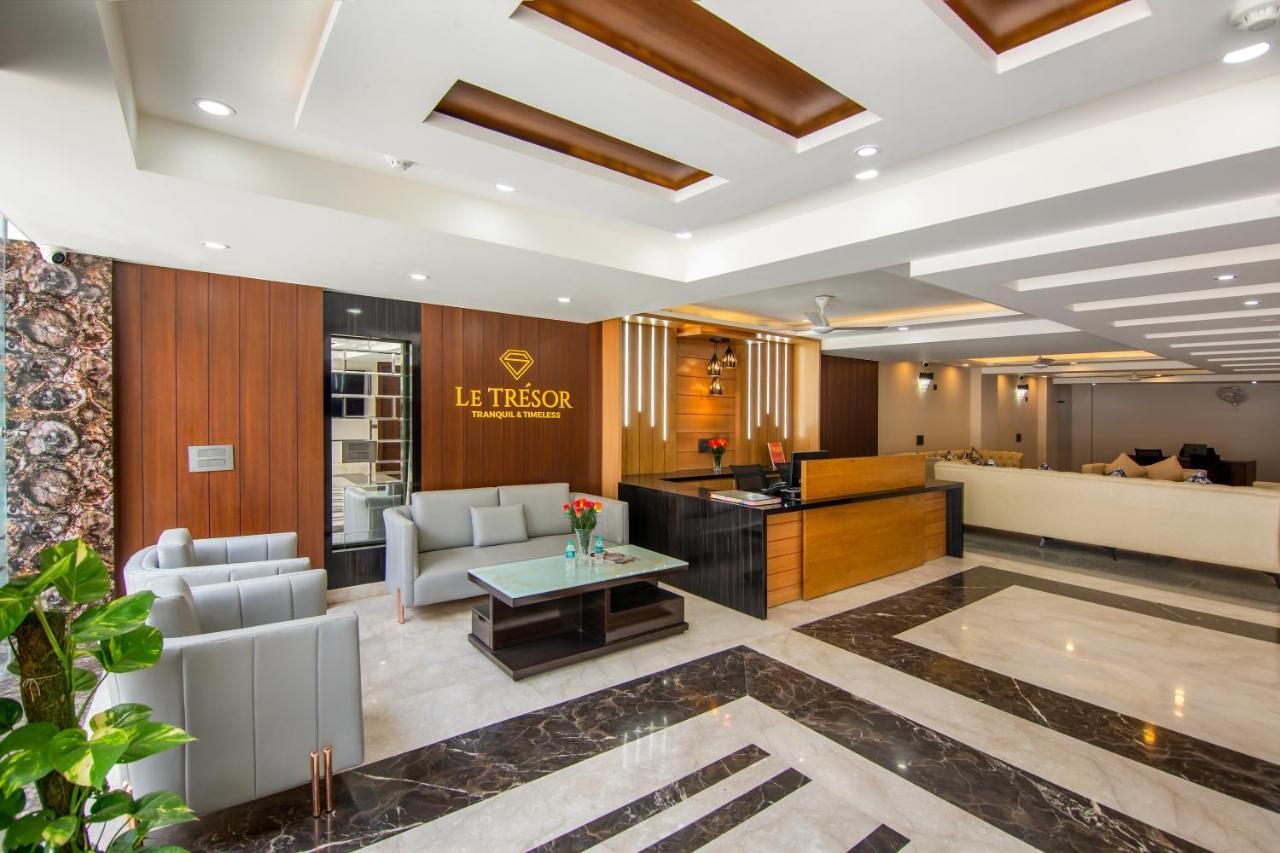 Le Tresor Hotel New Delhi Exterior photo